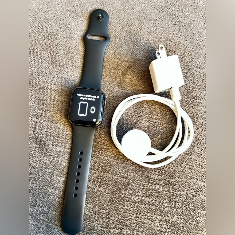 Apple Watch Series 5 GPS, 40mm Space Gray Aluminum Case w/ Black Sport Band